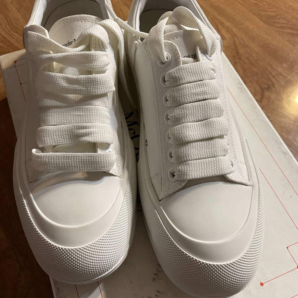 Alexander McQueen White Men's Sneakers - Picture 3 of 16
